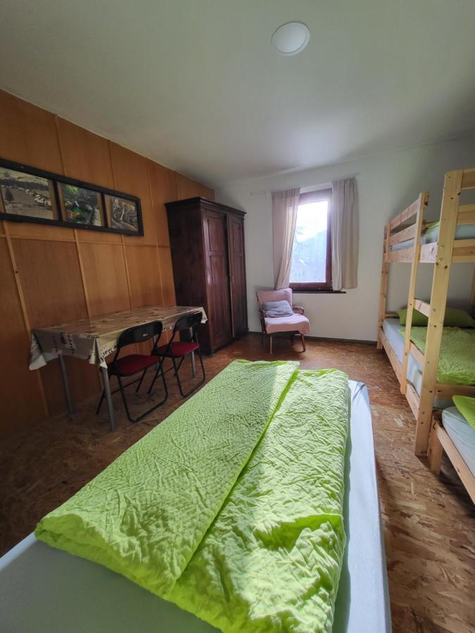 Bus Station Beds Hostel Bled Bagian luar foto