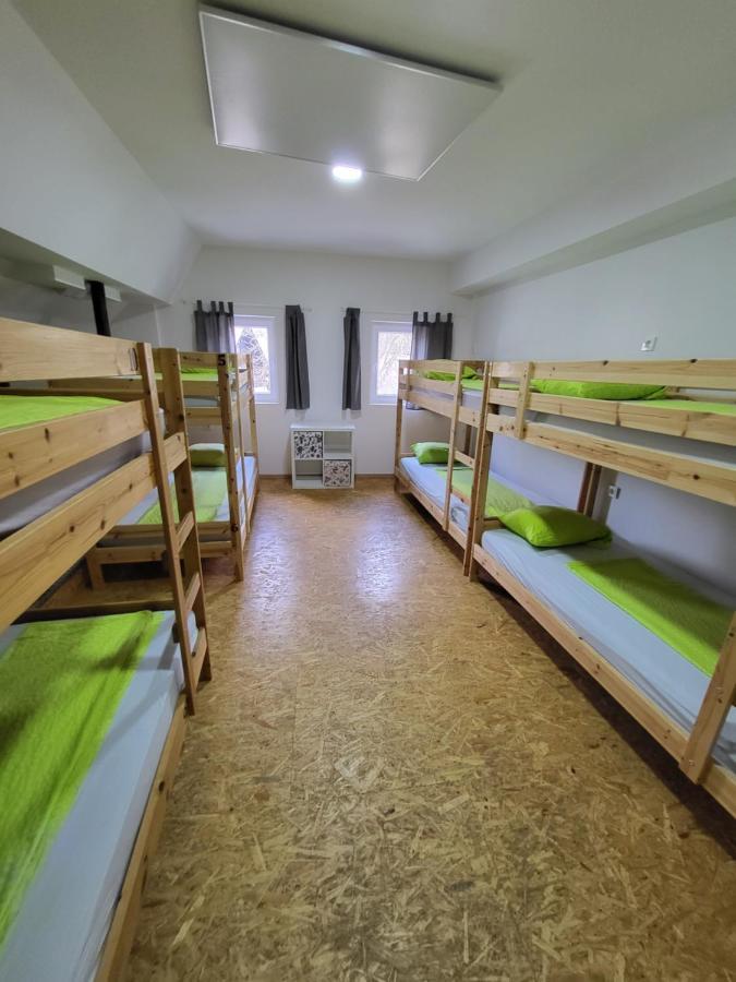 Bus Station Beds Hostel Bled Bagian luar foto