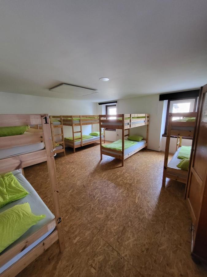 Bus Station Beds Hostel Bled Bagian luar foto