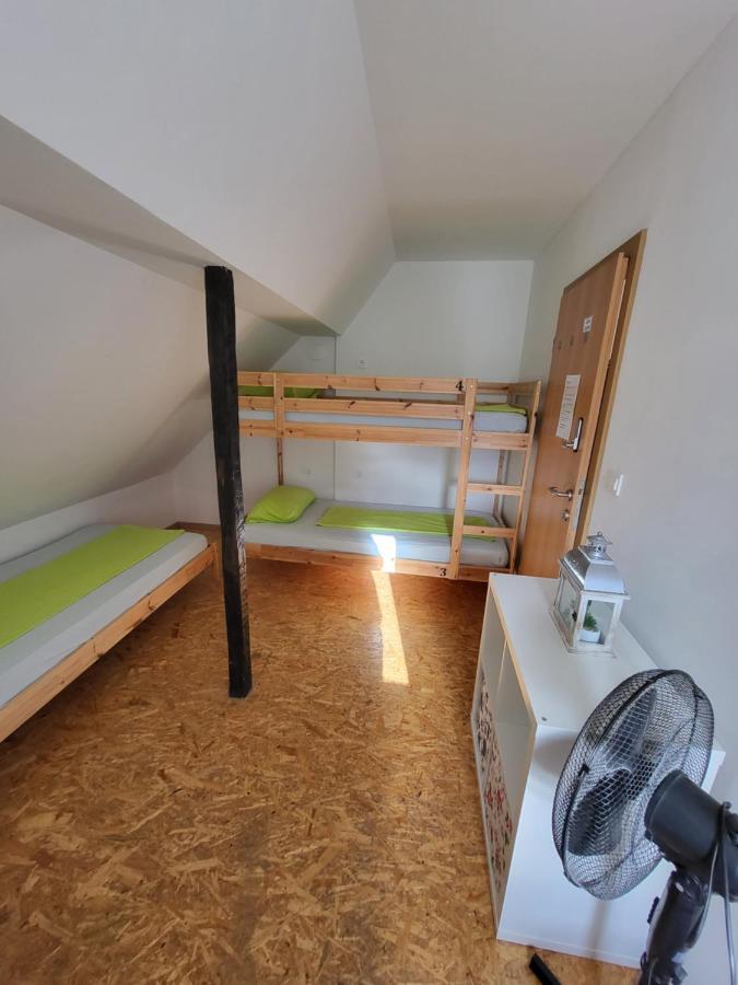 Bus Station Beds Hostel Bled Bagian luar foto