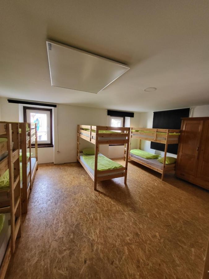 Bus Station Beds Hostel Bled Bagian luar foto