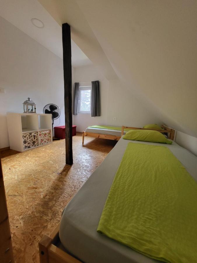 Bus Station Beds Hostel Bled Bagian luar foto