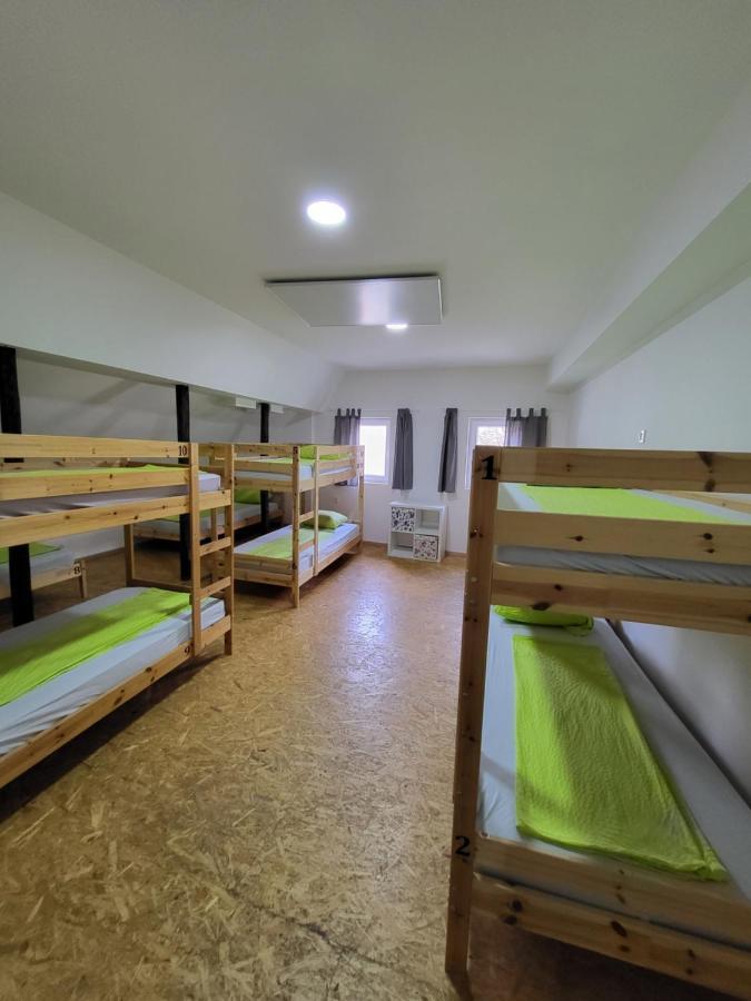 Bus Station Beds Hostel Bled Bagian luar foto