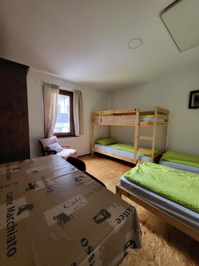 Bus Station Beds Hostel Bled Bagian luar foto