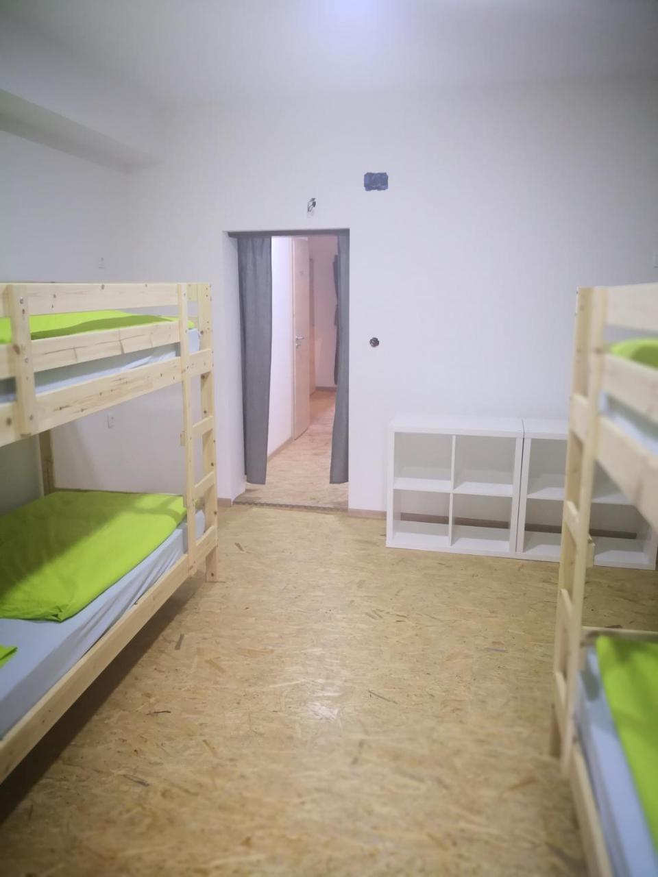 Bus Station Beds Hostel Bled Bagian luar foto