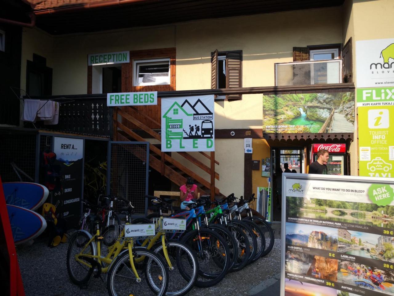 Bus Station Beds Hostel Bled Bagian luar foto