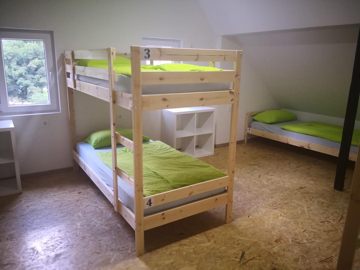 Bus Station Beds Hostel Bled Bagian luar foto