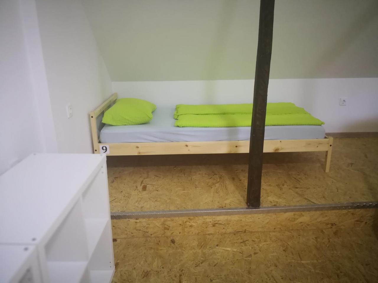 Bus Station Beds Hostel Bled Bagian luar foto