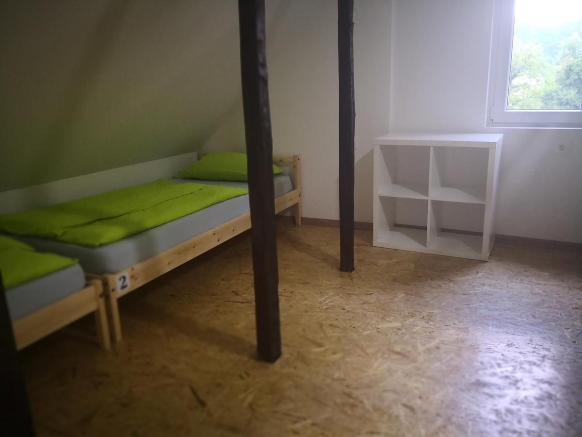 Bus Station Beds Hostel Bled Bagian luar foto