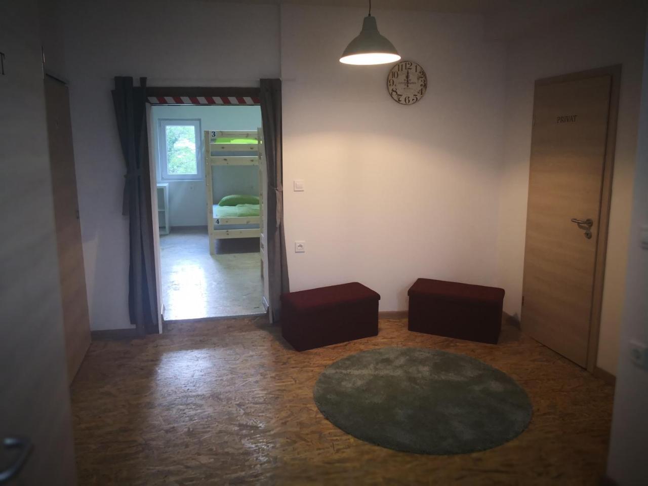 Bus Station Beds Hostel Bled Bagian luar foto